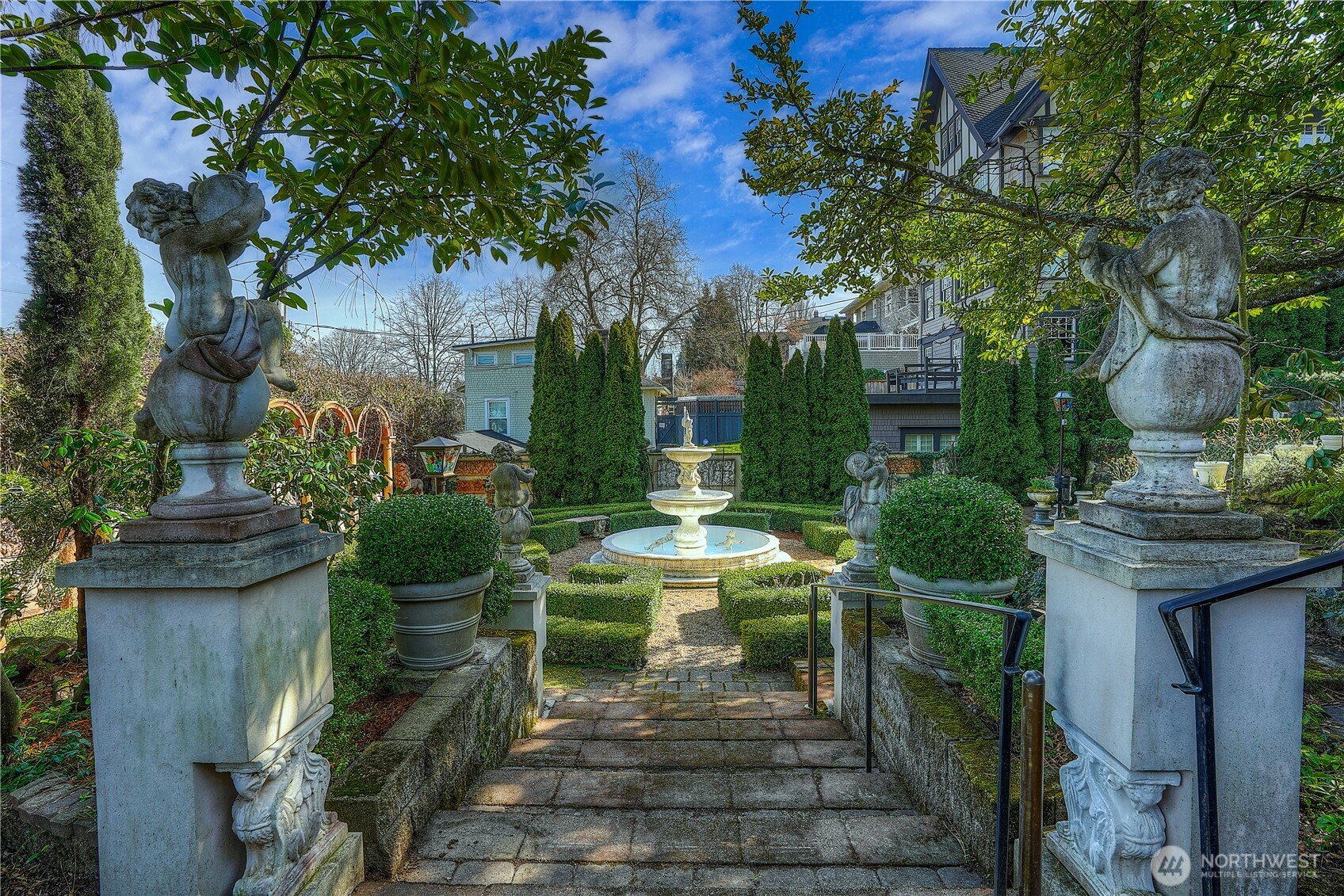 923 N Yakima Avenue , Tacoma, WA 98403