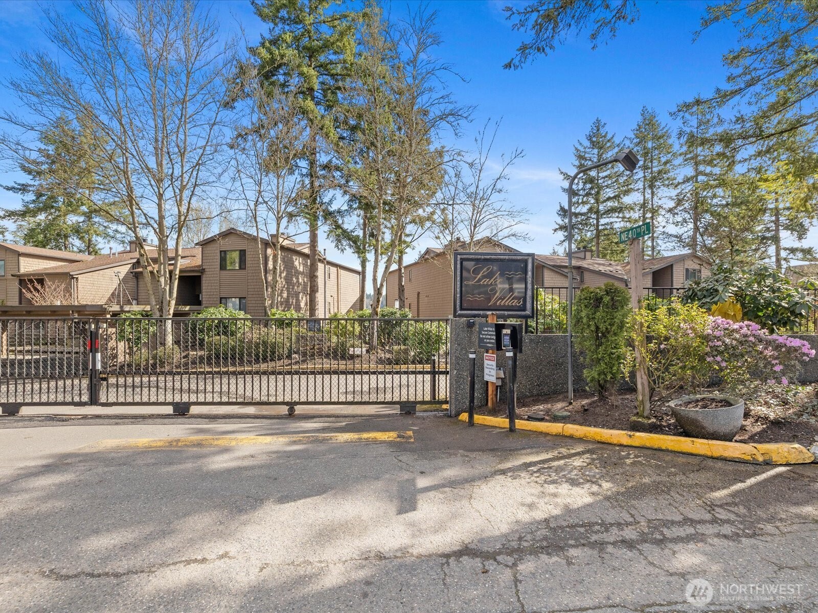 17412 NE 40th Place #A6, Redmond, WA 98052