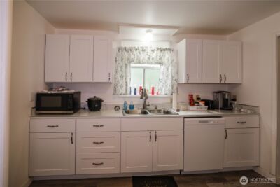 2735 Wishkah Road , Aberdeen, WA 98520 - Photo 11