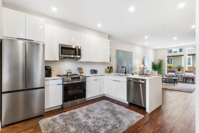 7144 47th Avenue SW, Seattle, WA 98136 - Photo 2