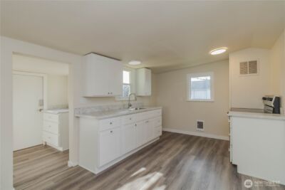 6645 S Oakes Street , Tacoma, WA 98409 - Photo 12