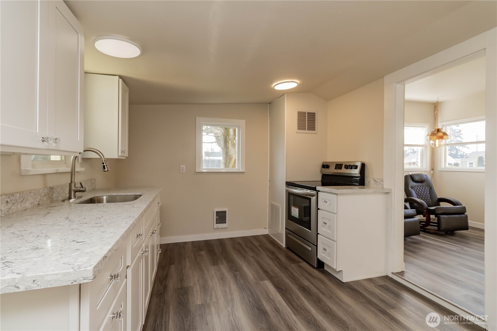 6645 S Oakes Street , Tacoma, WA 98409