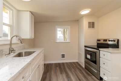 6645 S Oakes Street , Tacoma, WA 98409 - Photo 15
