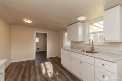 6645 S Oakes Street , Tacoma, WA 98409 - Photo 16