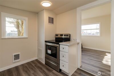 6645 S Oakes Street , Tacoma, WA 98409 - Photo 18