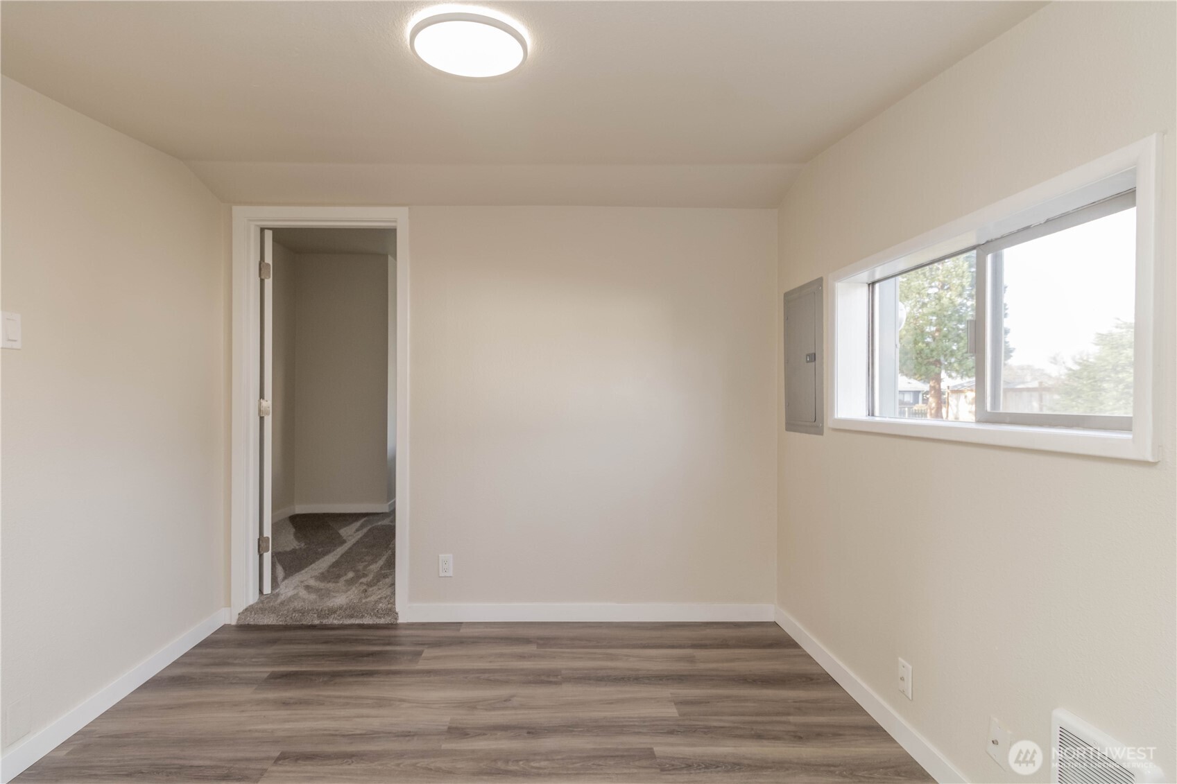 6645 S Oakes Street , Tacoma, WA 98409