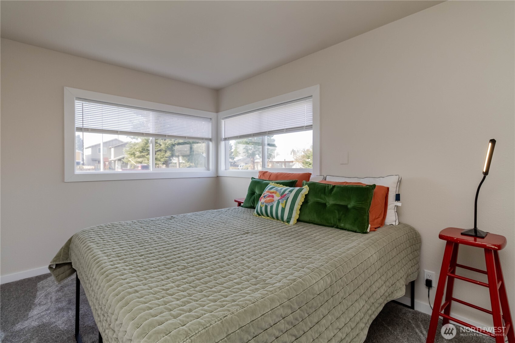 6645 S Oakes Street , Tacoma, WA 98409