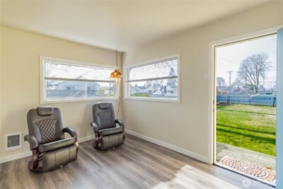 6645 S Oakes Street , Tacoma, WA 98409 - Photo 8