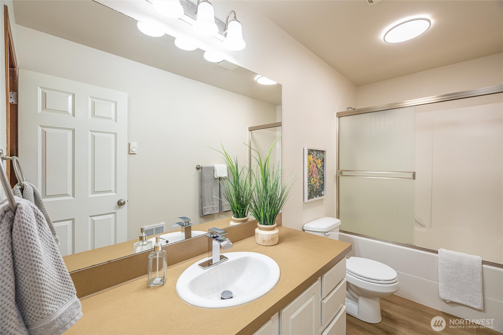 422 Oak Hill Lane , Burlington, WA 98233