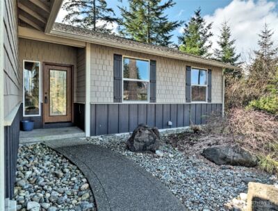 30 E Lilly Pond Lane , Shelton, WA 98584