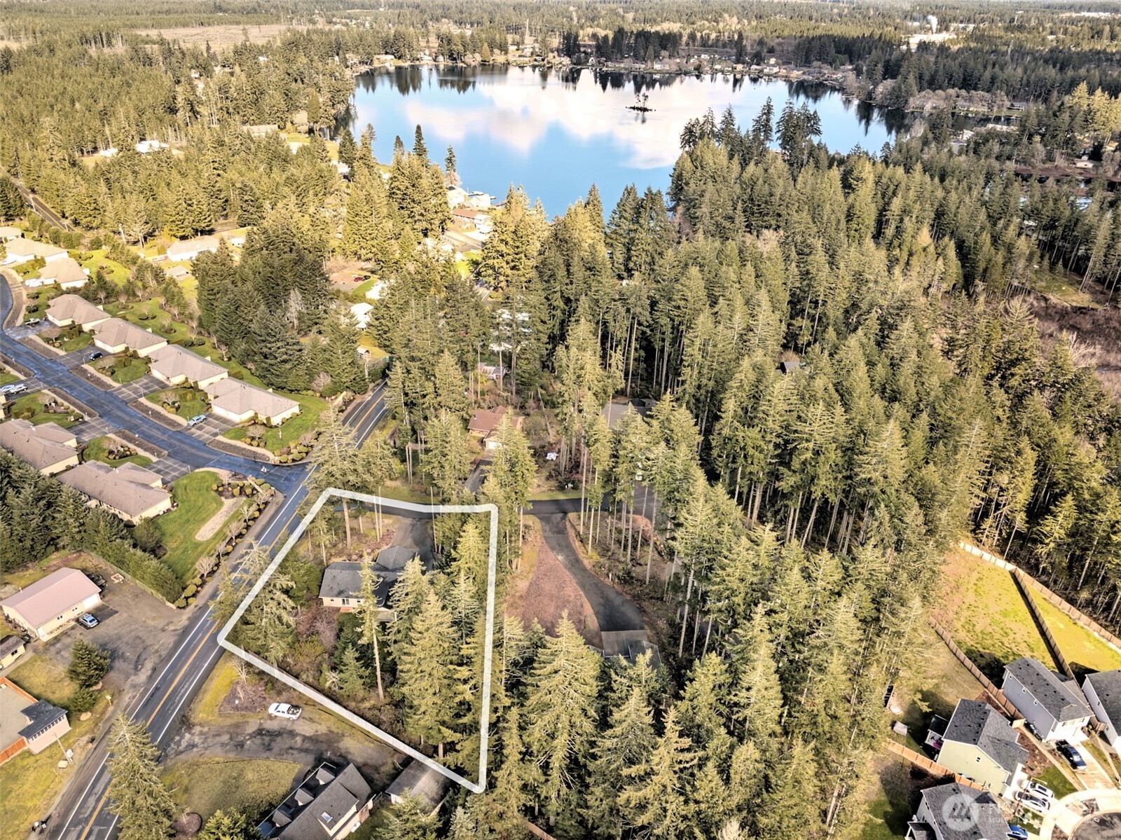 30 E Lilly Pond Lane , Shelton, WA 98584