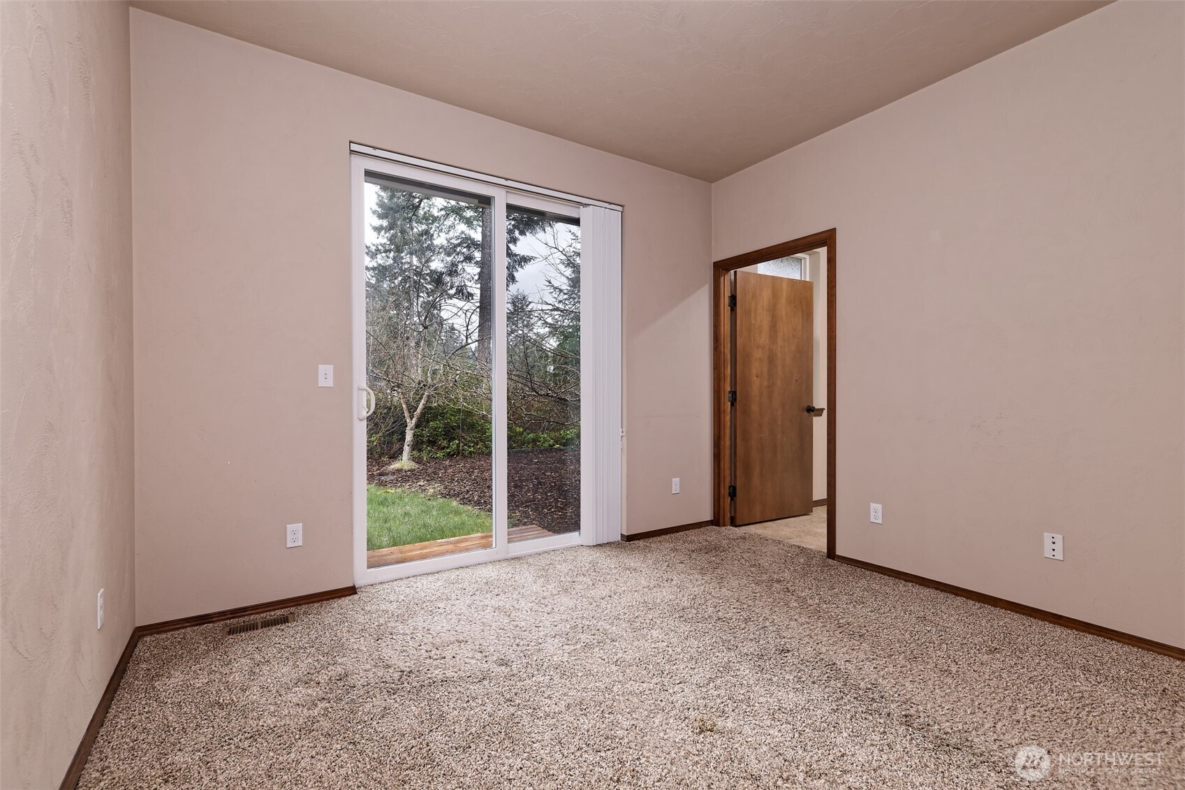 30 E Lilly Pond Lane , Shelton, WA 98584
