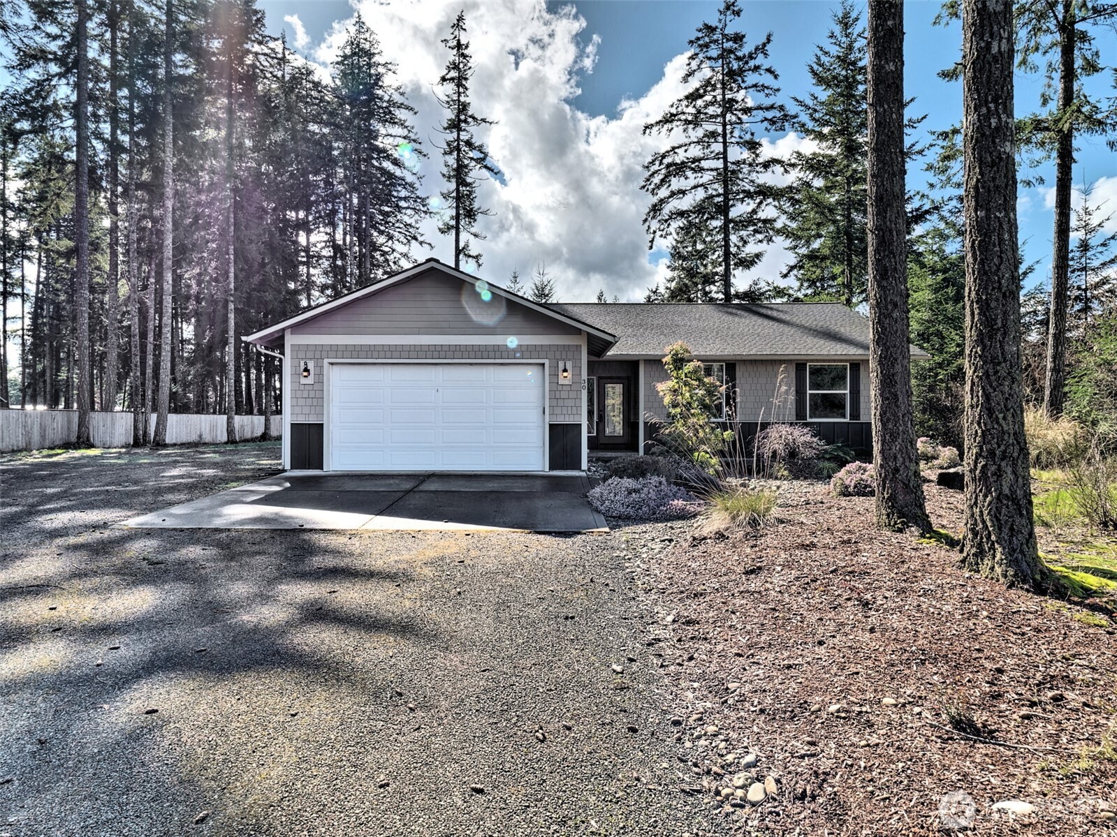 30 E Lilly Pond Lane , Shelton, WA 98584