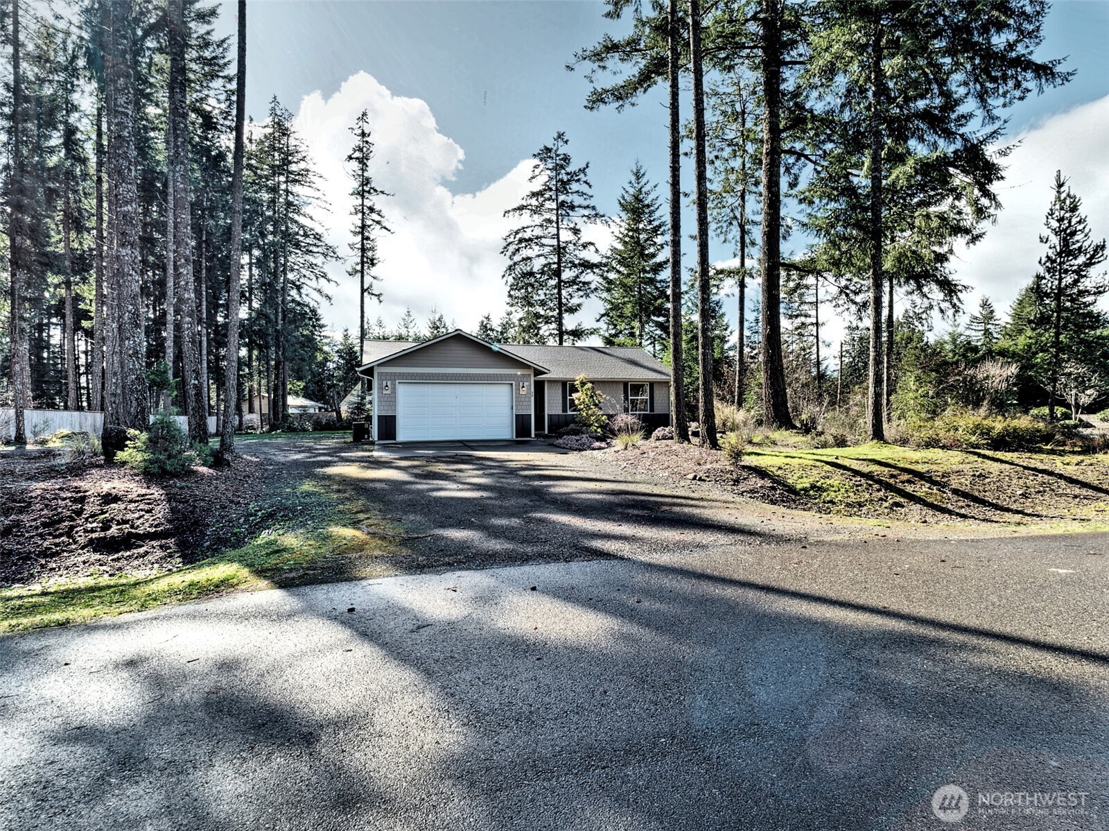 30 E Lilly Pond Lane , Shelton, WA 98584