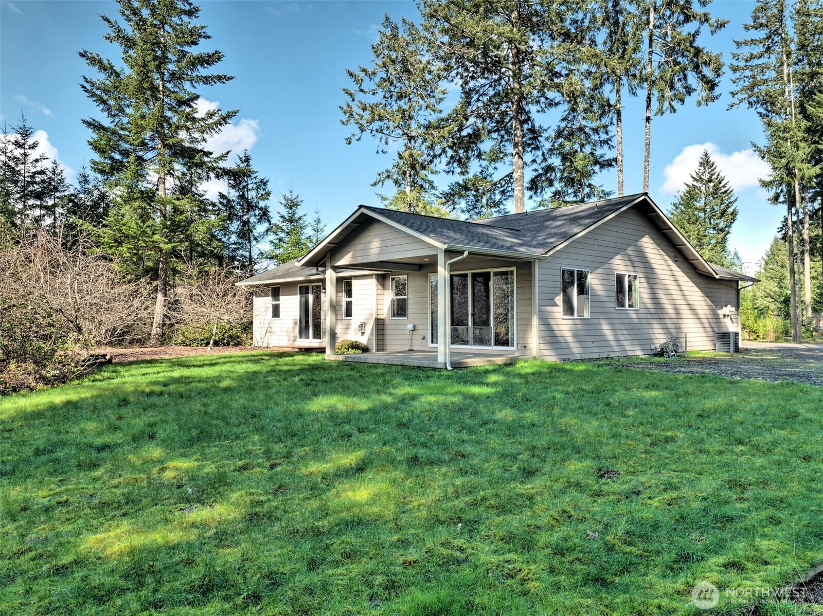 30 E Lilly Pond Lane , Shelton, WA 98584