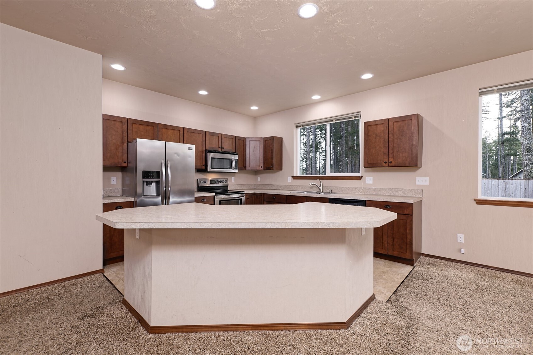 30 E Lilly Pond Lane , Shelton, WA 98584