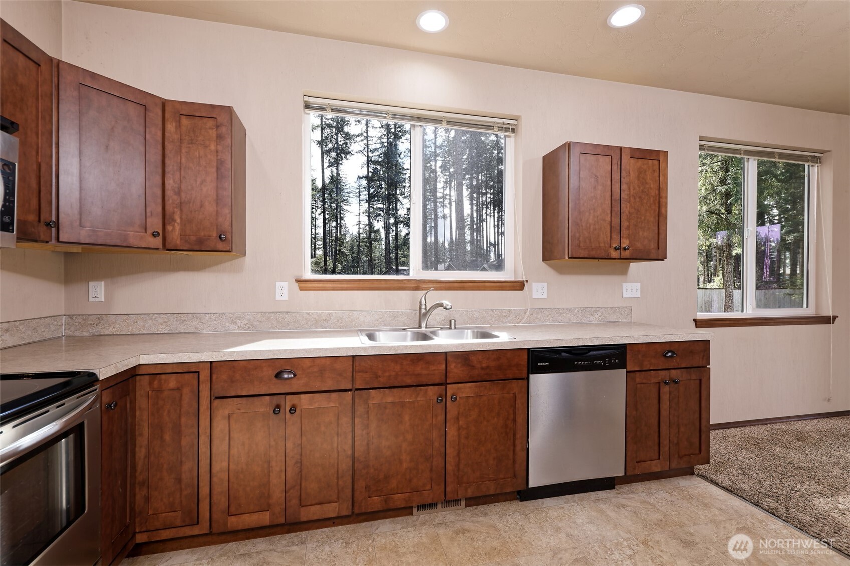 30 E Lilly Pond Lane , Shelton, WA 98584