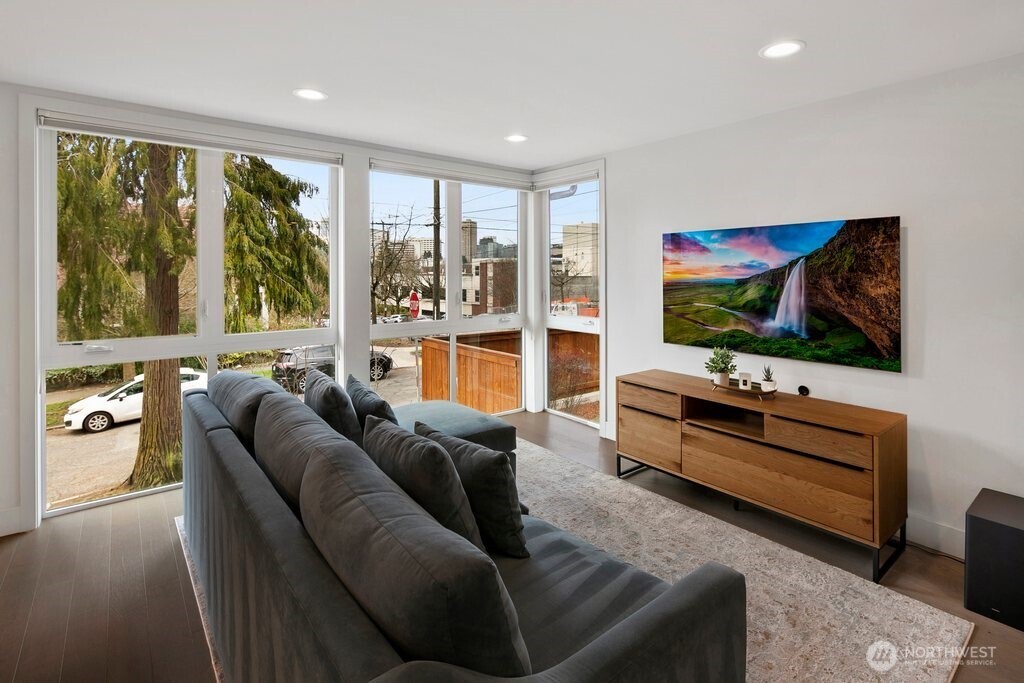 1601 E Jefferson Street , Seattle, WA 98122