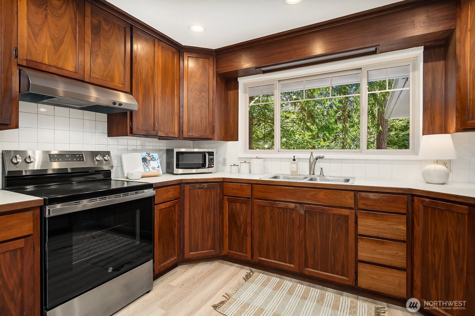 3057 241st Avenue SE, Sammamish, WA 98075