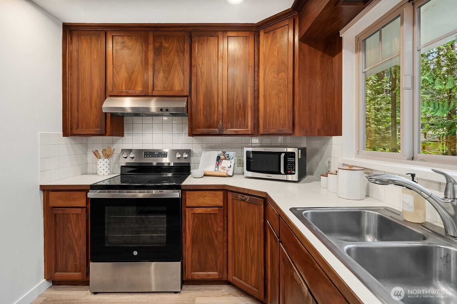 3057 241st Avenue SE, Sammamish, WA 98075