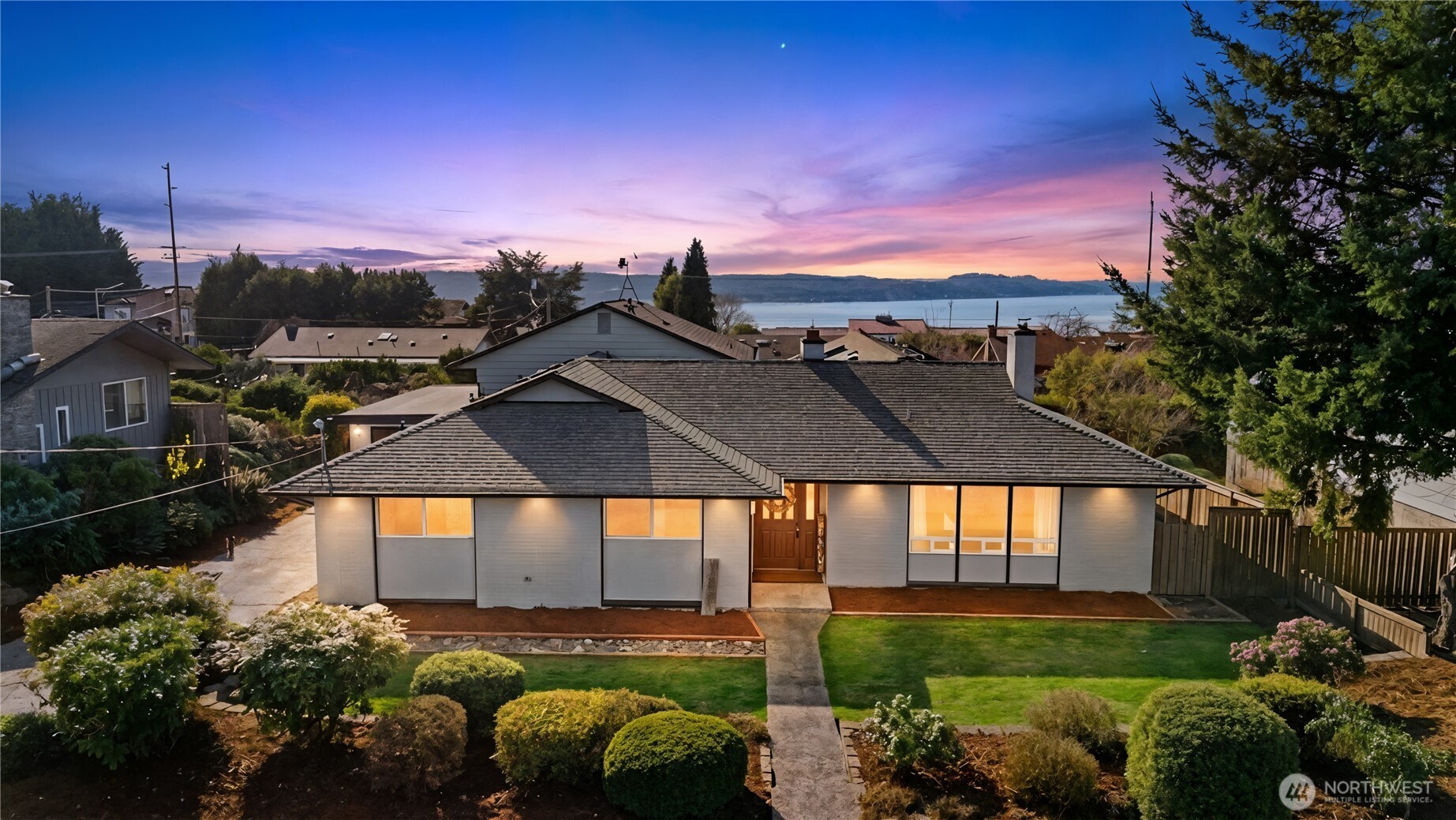 1656 S Geiger Street , Tacoma, WA 98465-1510