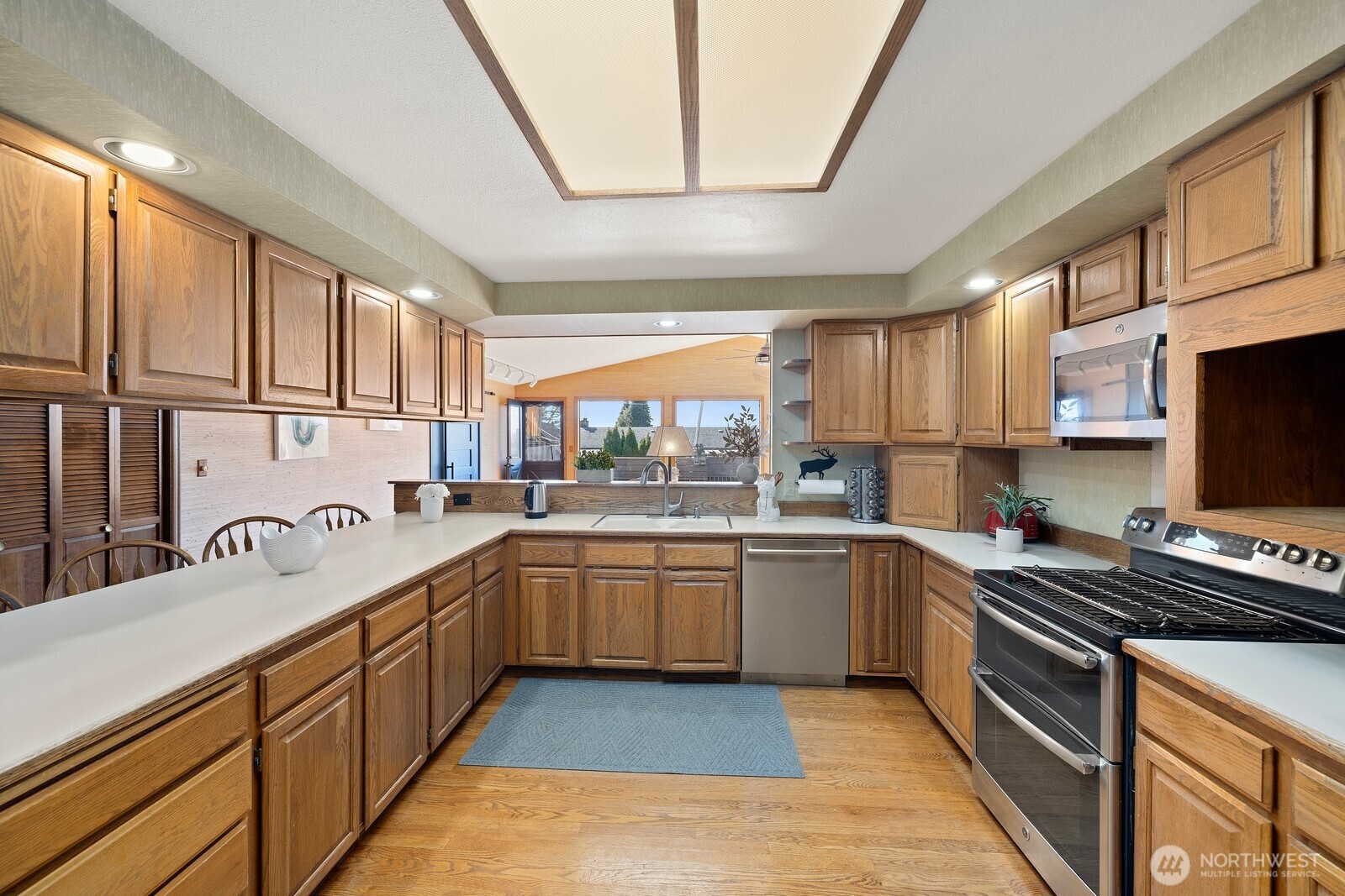 1656 S Geiger Street , Tacoma, WA 98465-1510