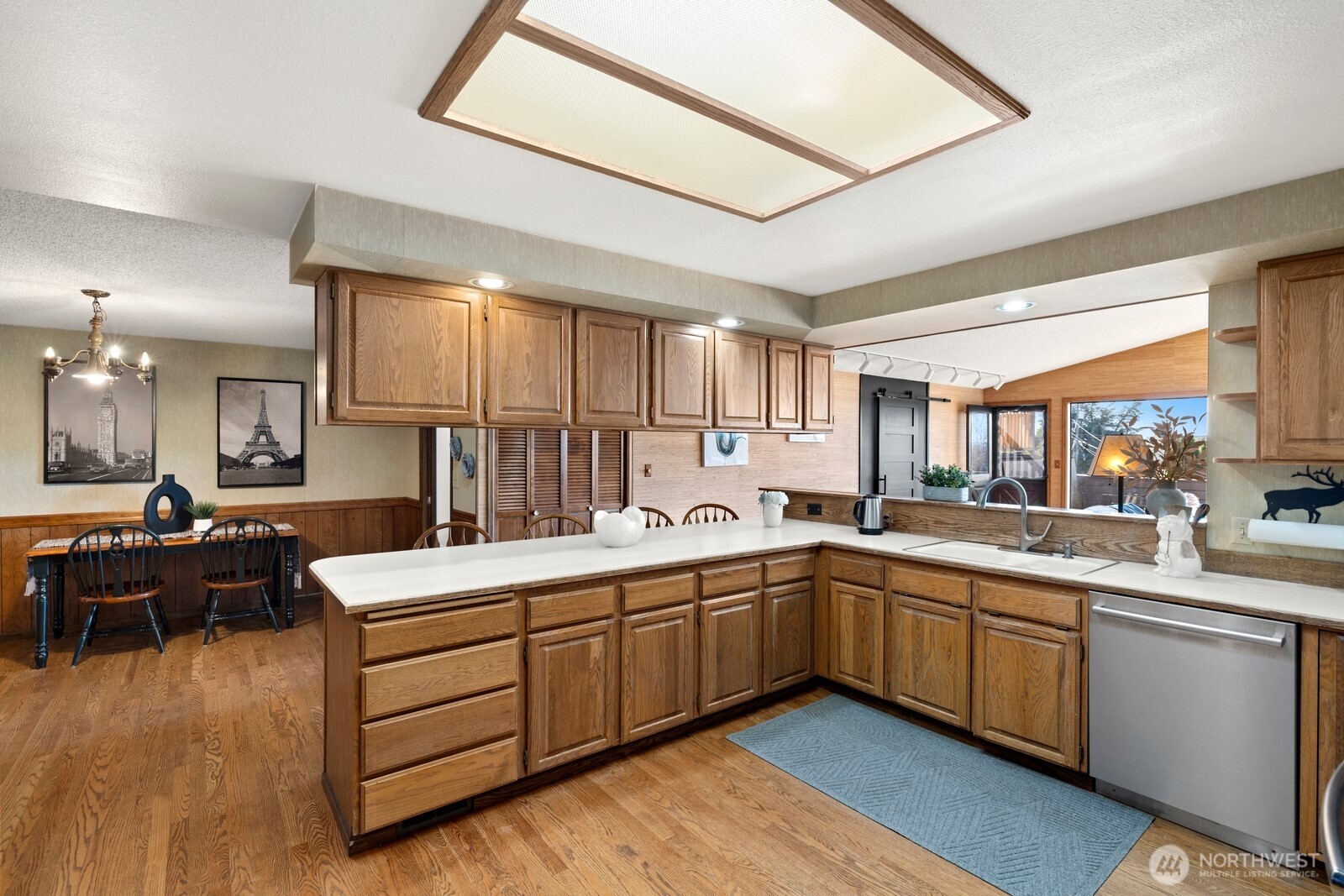 1656 S Geiger Street , Tacoma, WA 98465-1510