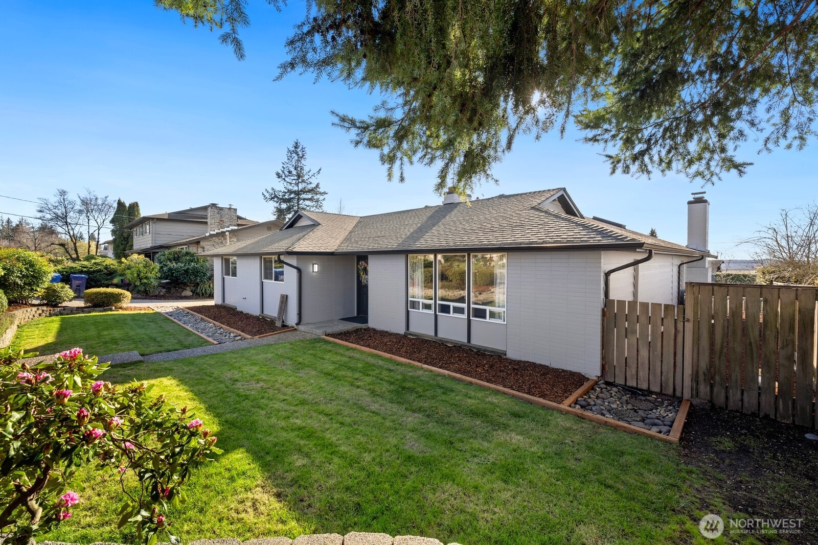 1656 S Geiger Street , Tacoma, WA 98465-1510