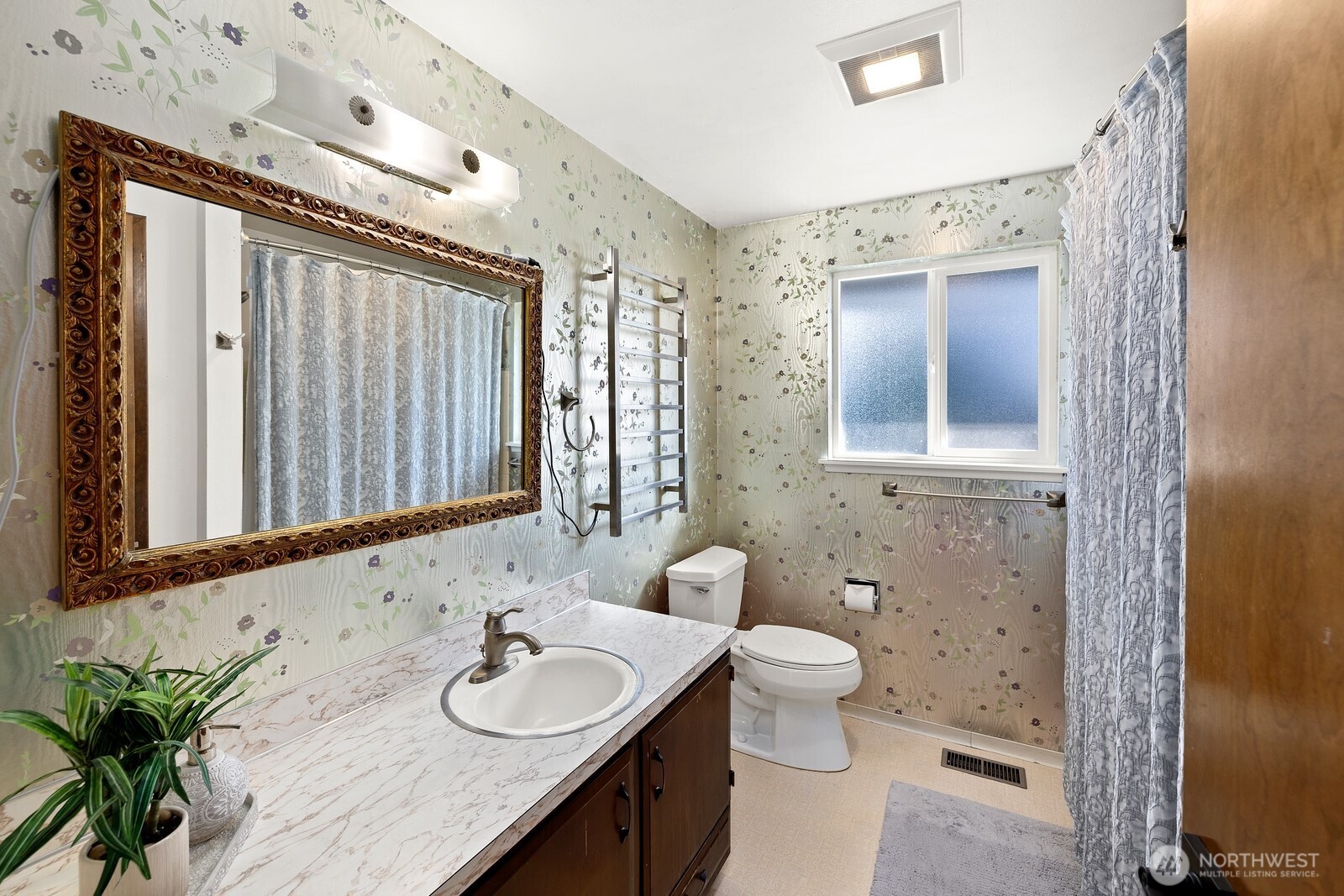 1656 S Geiger Street , Tacoma, WA 98465-1510