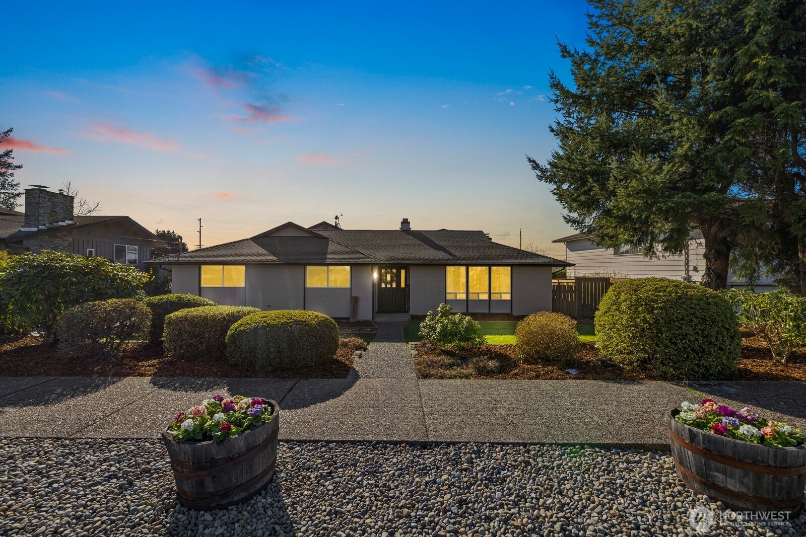 1656 S Geiger Street , Tacoma, WA 98465-1510