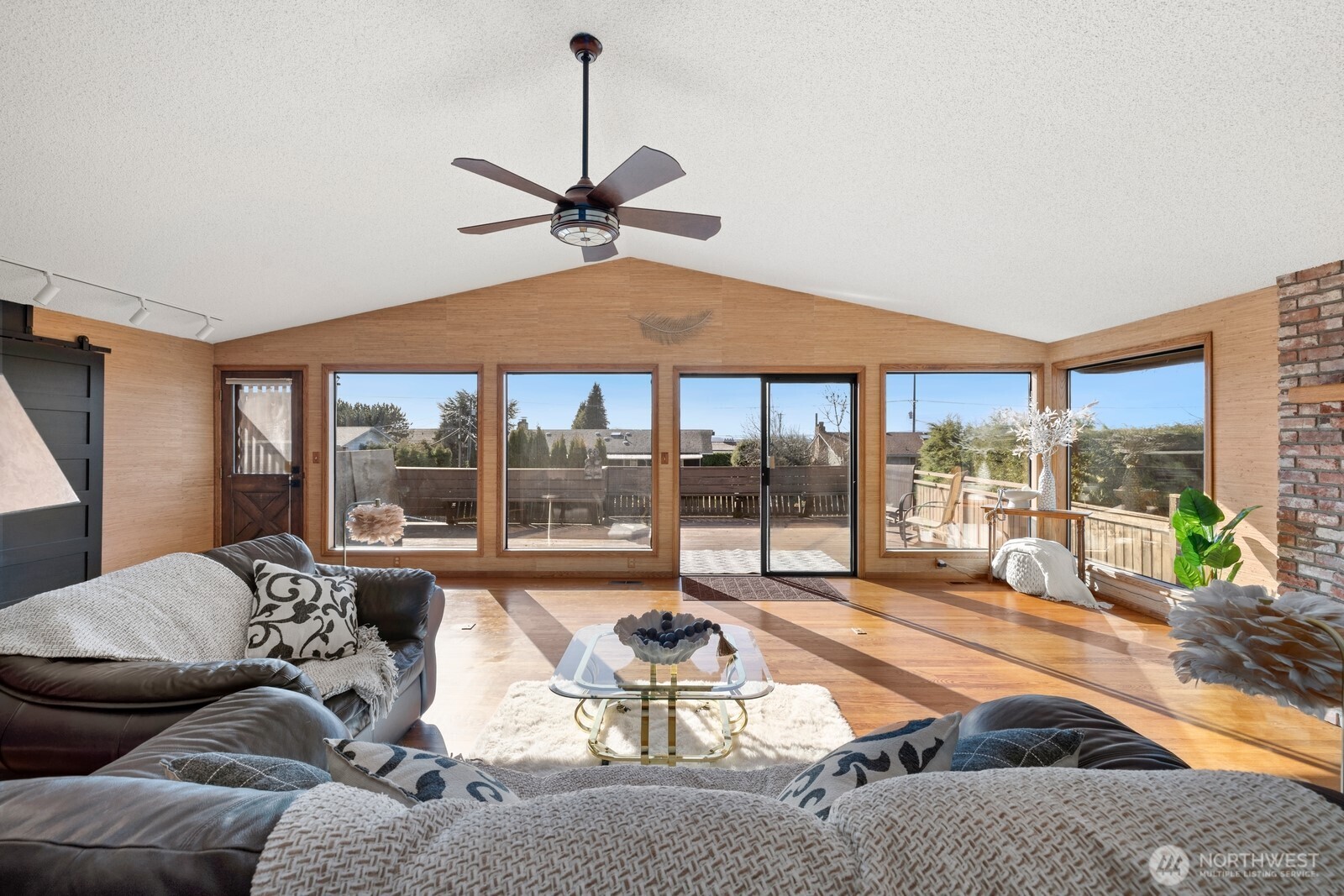 1656 S Geiger Street , Tacoma, WA 98465-1510