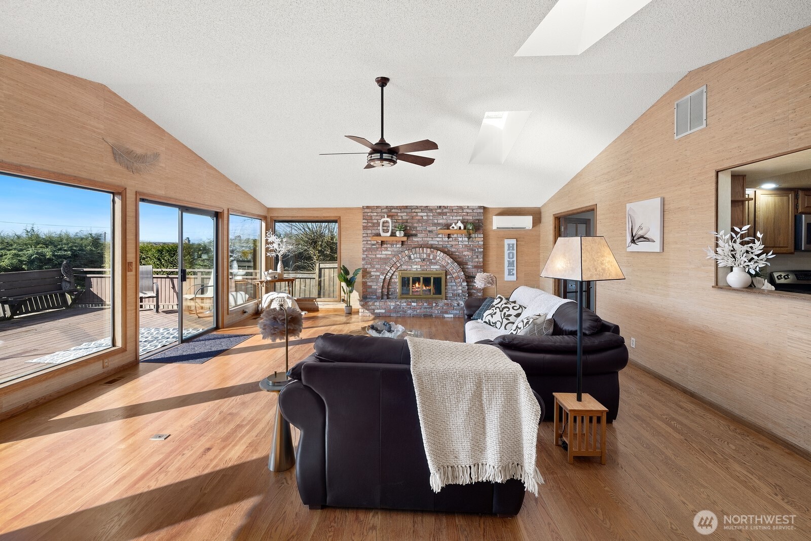 1656 S Geiger Street , Tacoma, WA 98465-1510