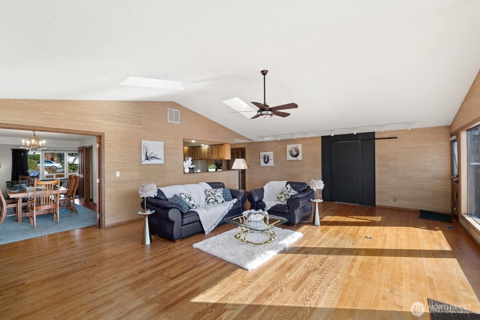 1656 S Geiger Street , Tacoma, WA 98465-1510