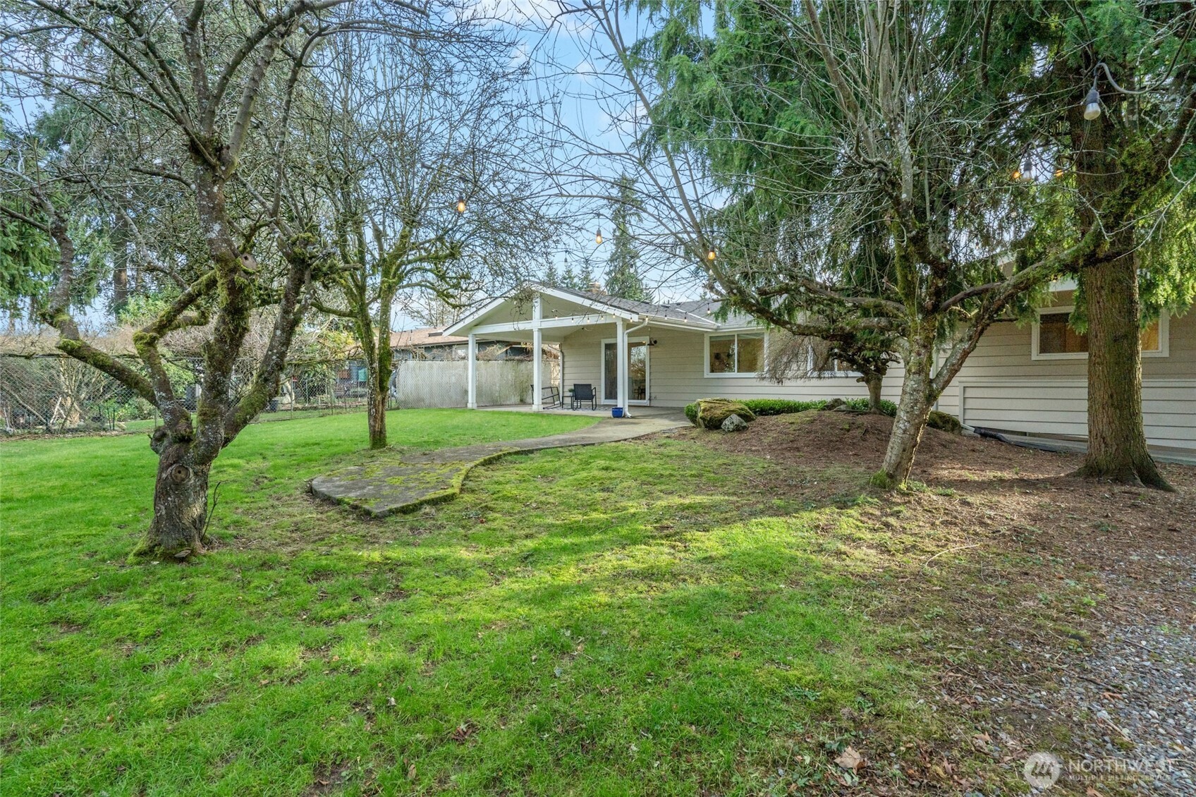 13416 NE 70th Street , Redmond, WA 98052