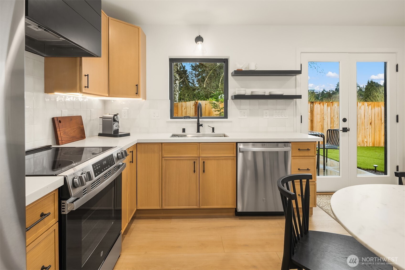 4009 33rd Avenue W #B, Seattle, WA 98199