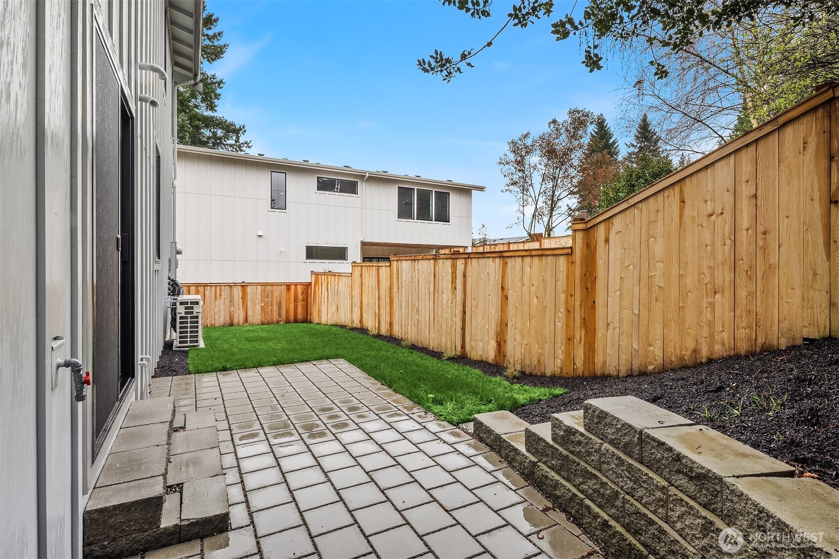 337 18th Avenue , Kirkland, WA 98033