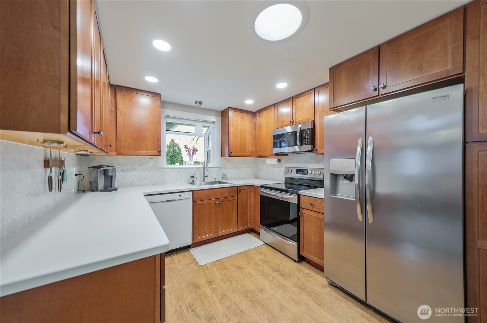 14219 SE 259th Place , Kent, WA 98042