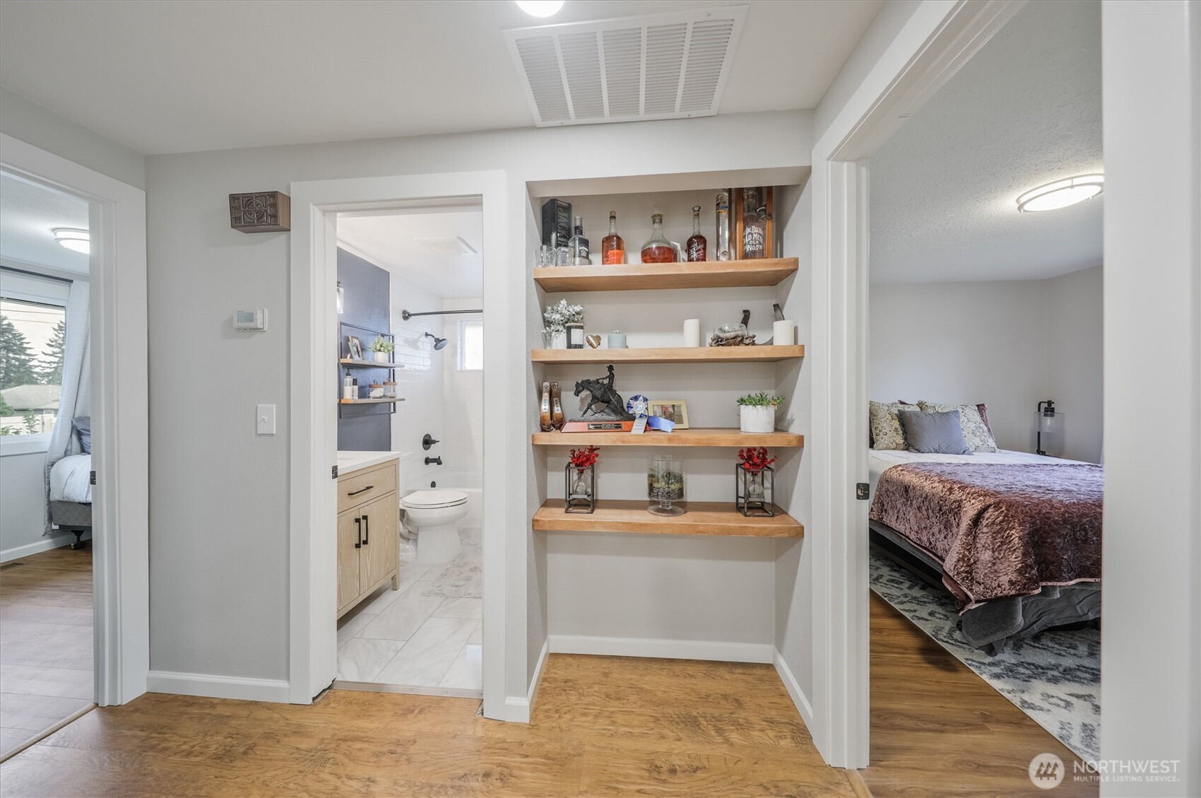 14219 SE 259th Place , Kent, WA 98042