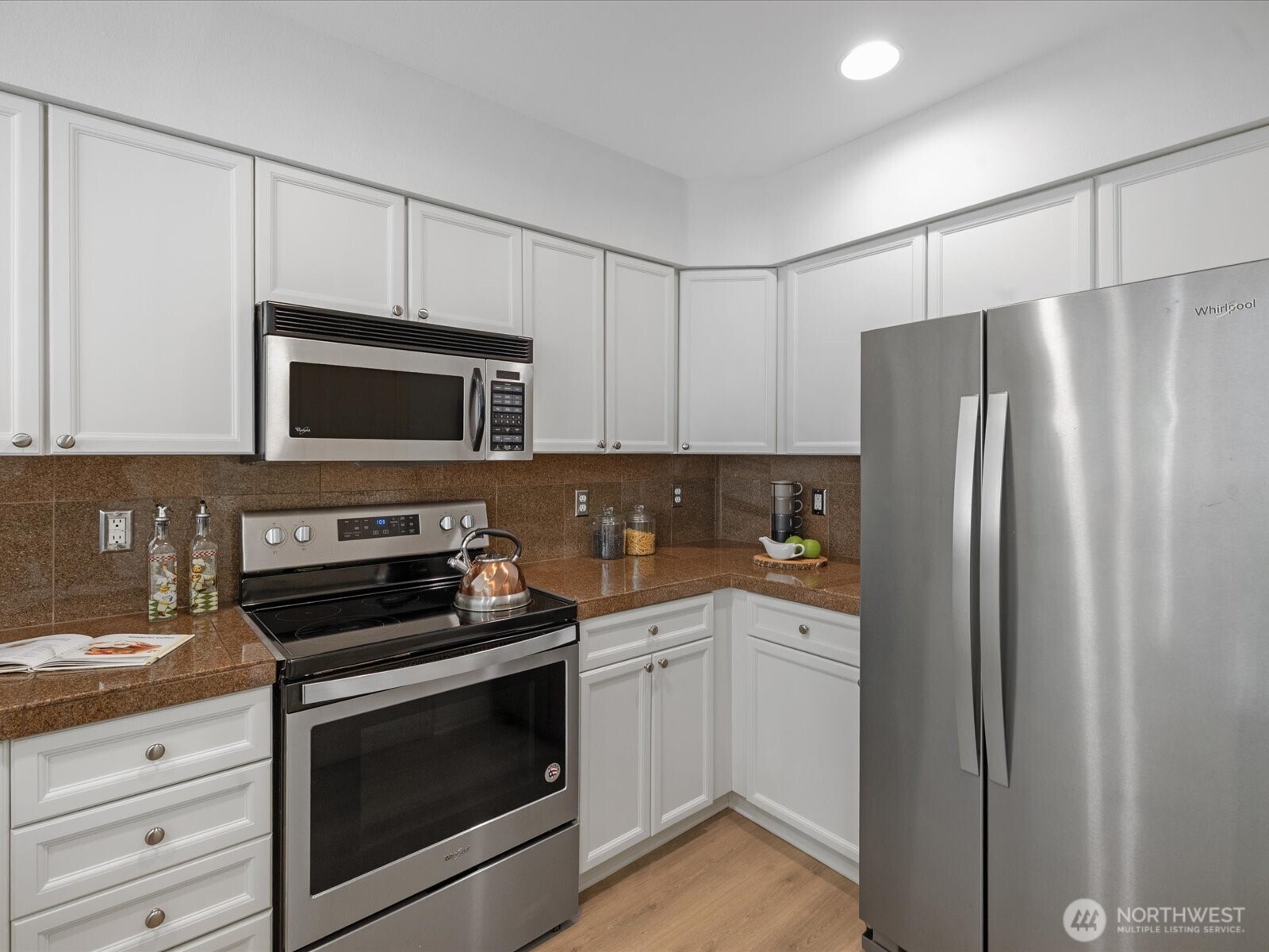 2244 132nd Avenue SE #B214, Bellevue, WA 98005