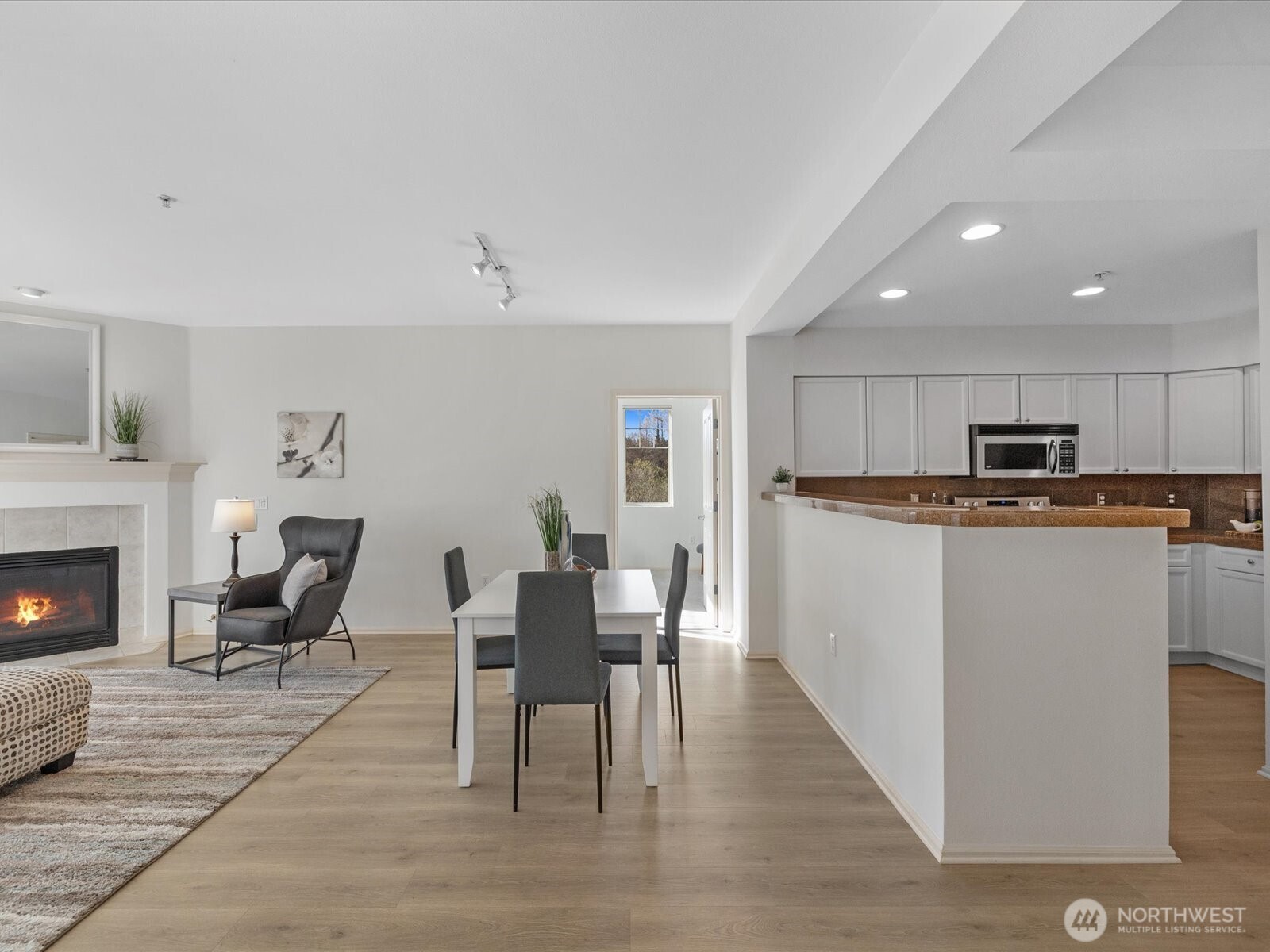 2244 132nd Avenue SE #B214, Bellevue, WA 98005