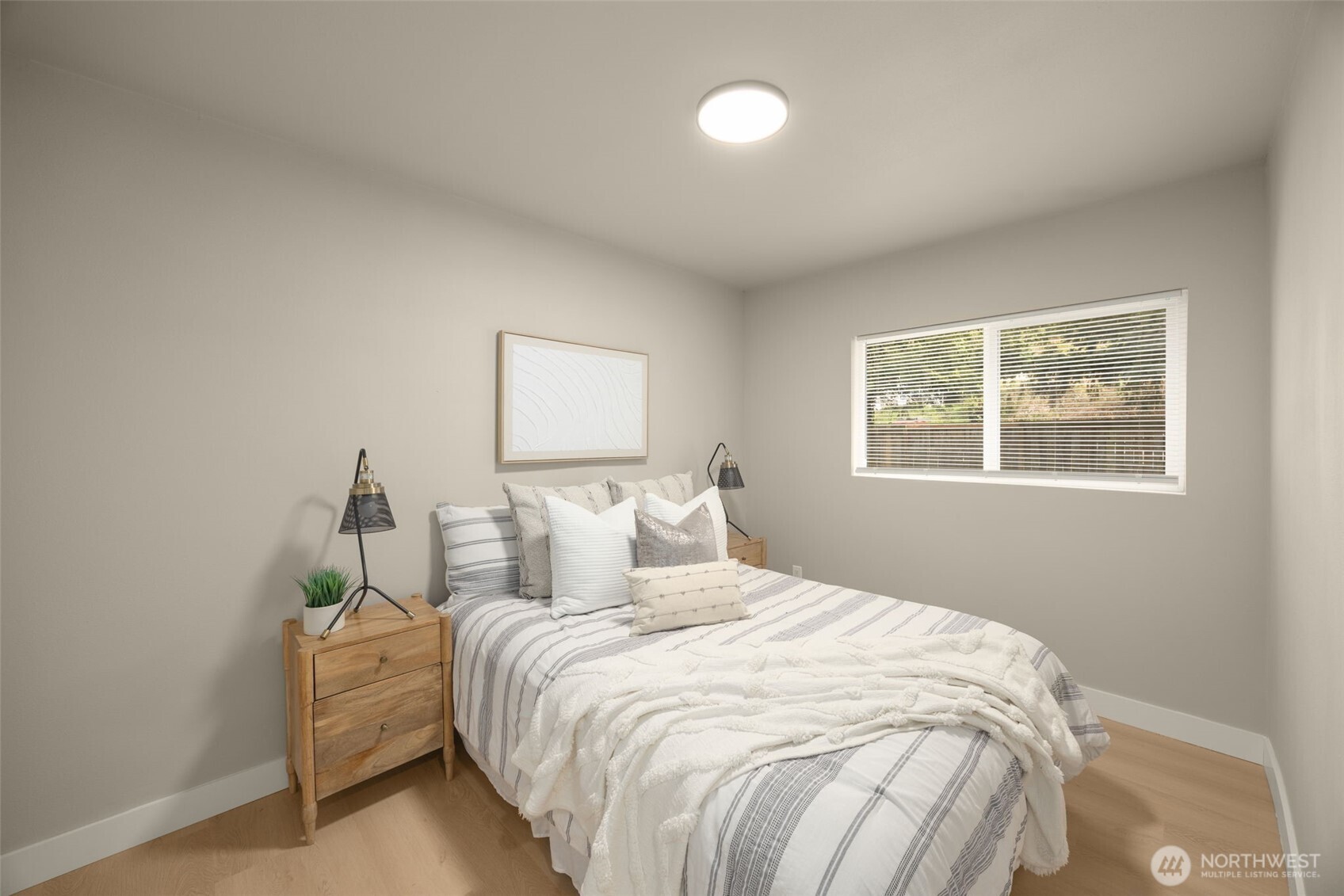 12041 S 56th Place , Seattle, WA 98178