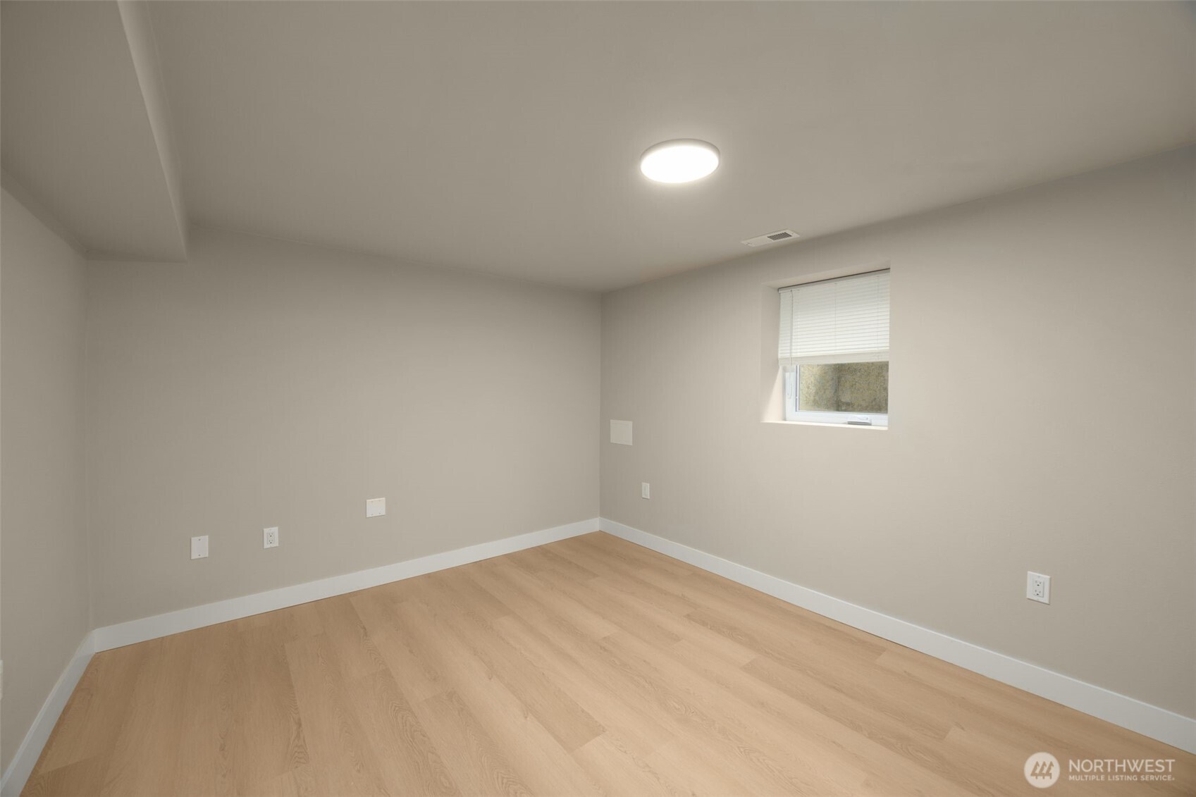 12041 S 56th Place , Seattle, WA 98178