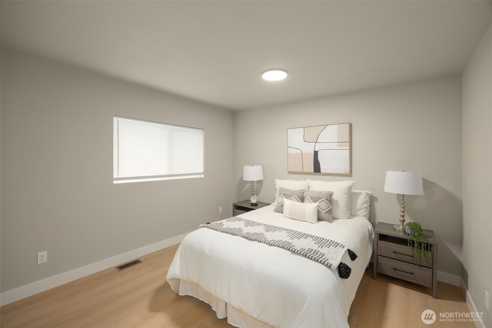 12041 S 56th Place , Seattle, WA 98178