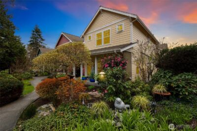 10701 NE Kingston Meadows Circle , Kingston, WA 98346