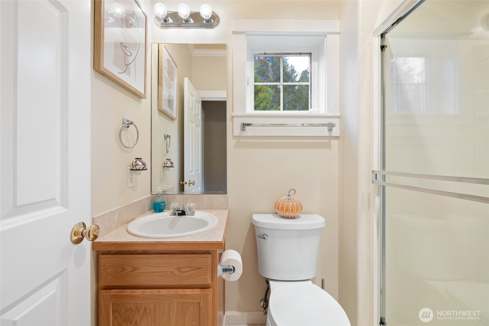 10701 NE Kingston Meadows Circle , Kingston, WA 98346