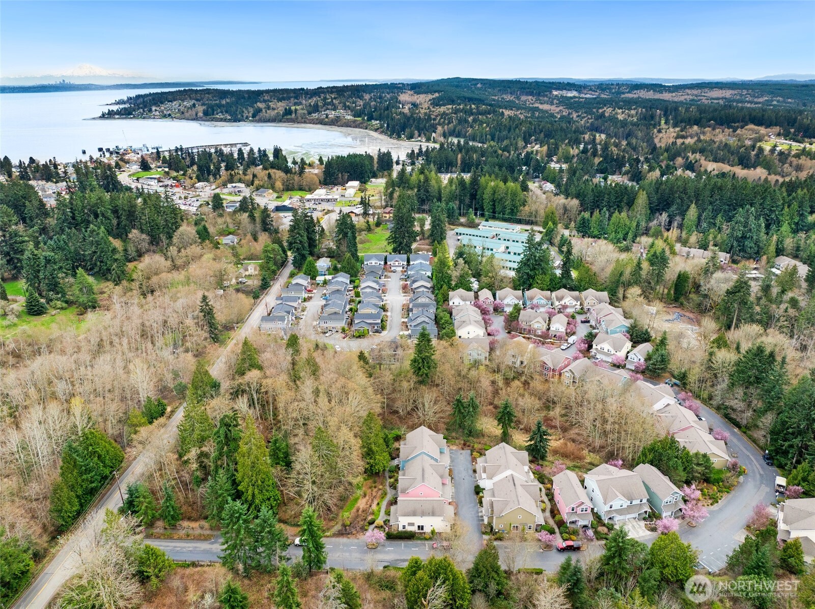 10701 NE Kingston Meadows Circle , Kingston, WA 98346