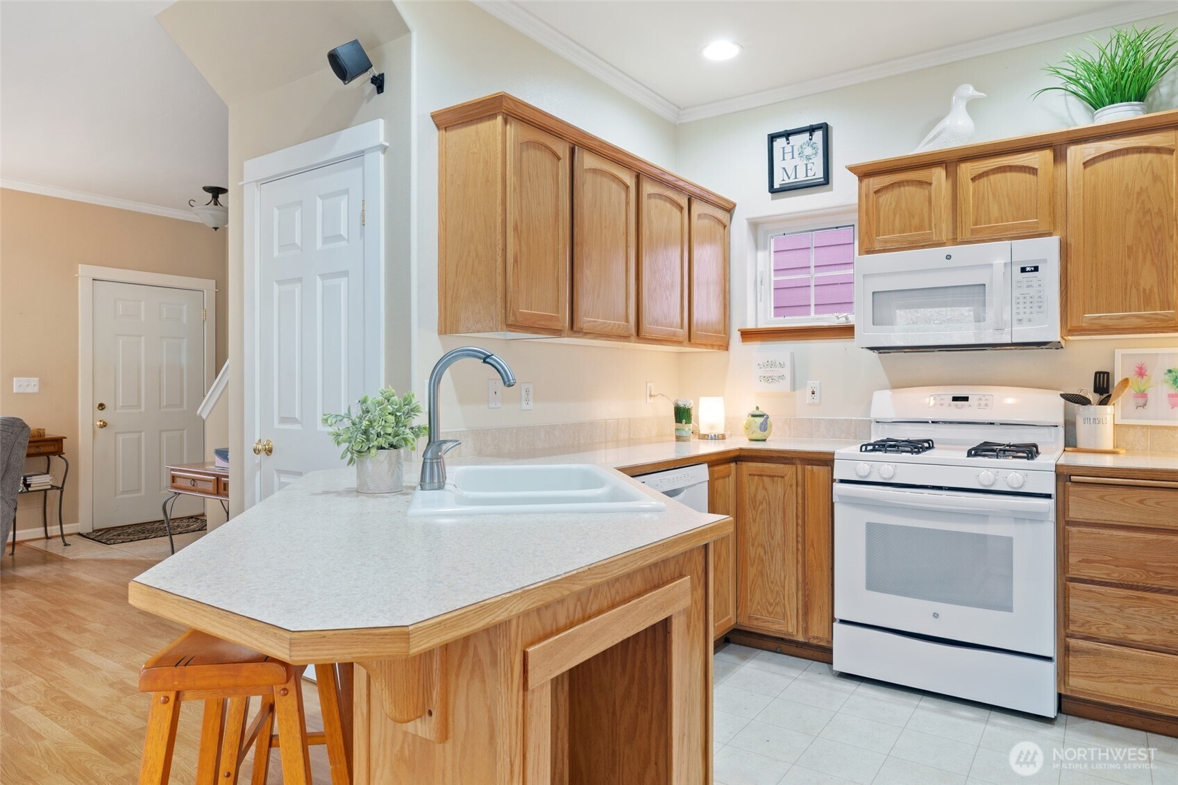 10701 NE Kingston Meadows Circle , Kingston, WA 98346