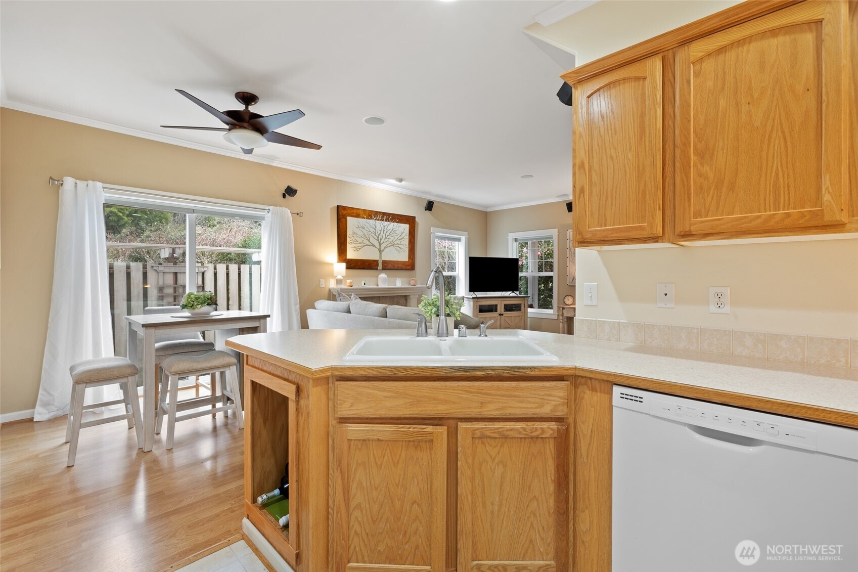 10701 NE Kingston Meadows Circle , Kingston, WA 98346