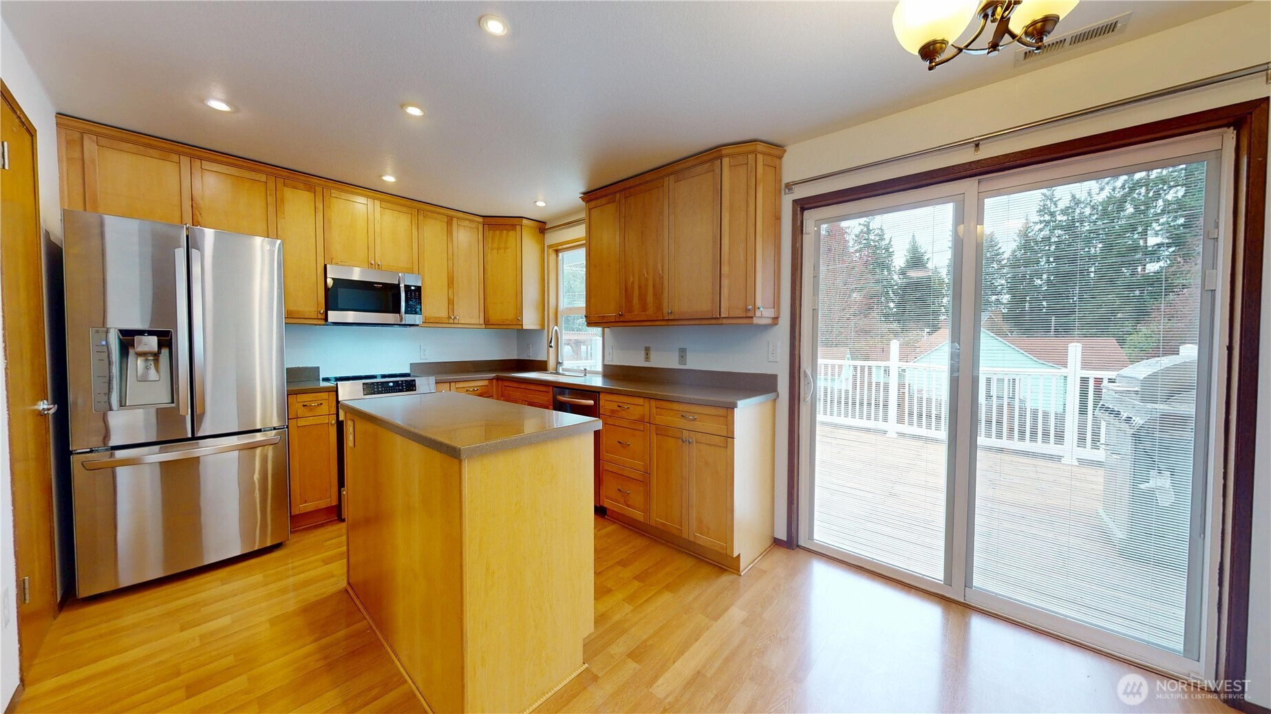 14723 Kestrel Place NE, Poulsbo, WA 98370