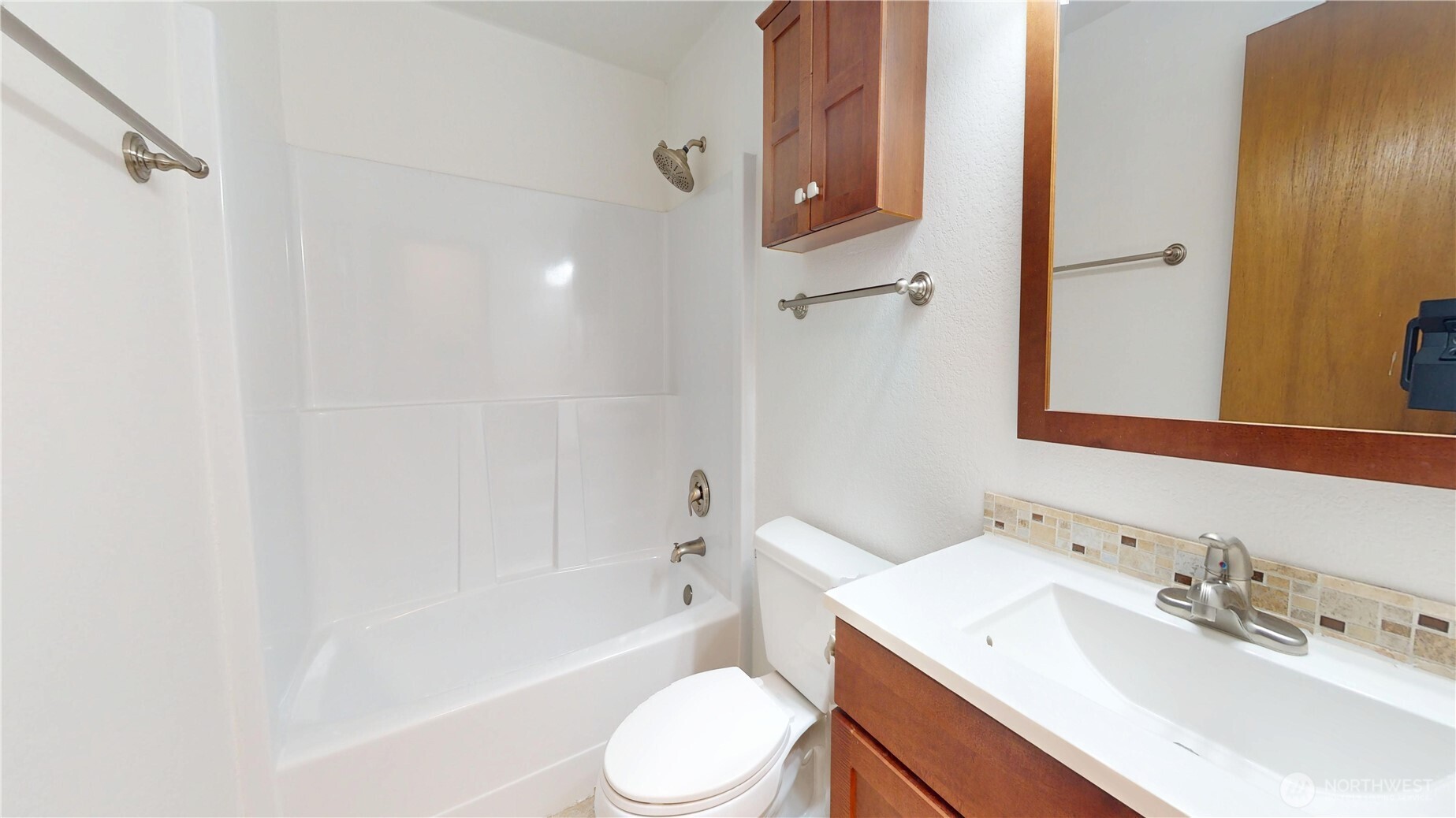 14723 Kestrel Place NE, Poulsbo, WA 98370